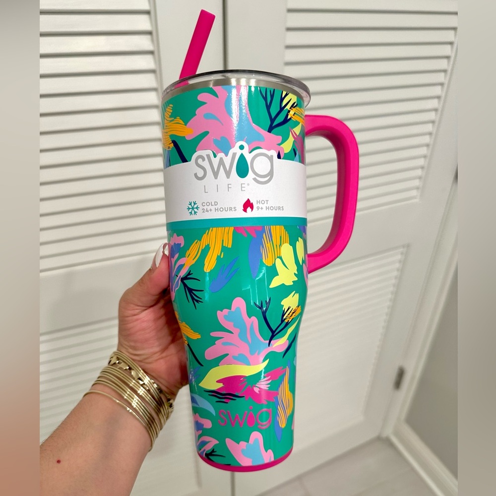 🦋Swig Life Paradise Mega Mug 40oz